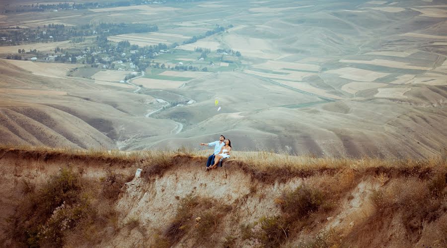 Wedding photographer Valeriya Vartanova (vart). Photo of 10 April 2014