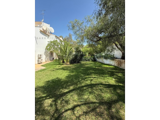 Maison avec piscine et jardin 4