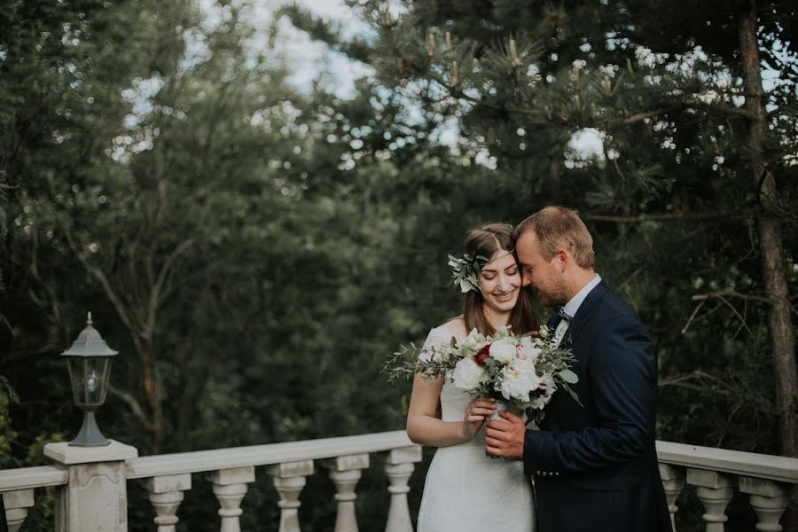 Fotógrafo de casamento Dániel Németh (room8photography). Foto de 3 de março 2019