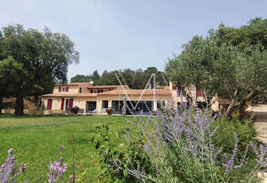 Villa with pool and terrace 3