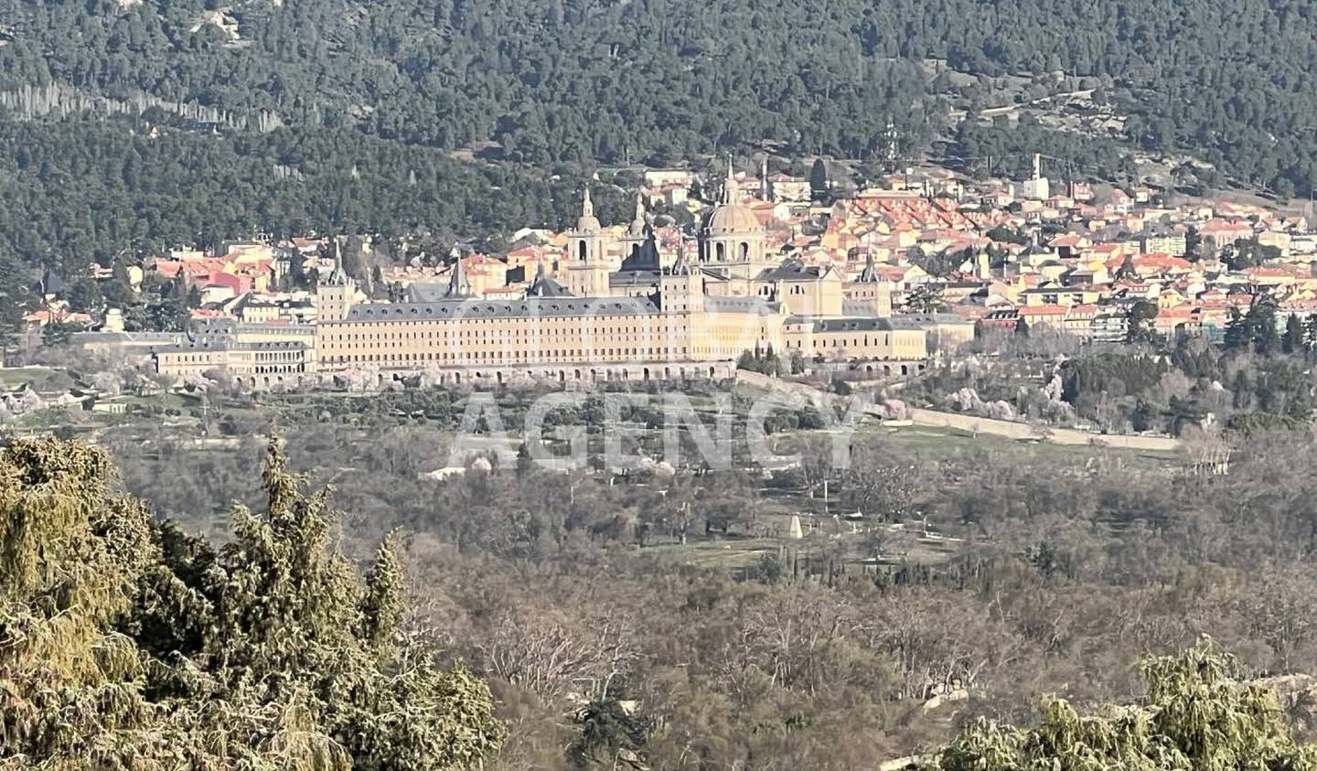 Maison avec piscine et terrasse L'Escurial