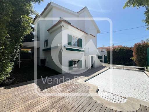 House with pool 1