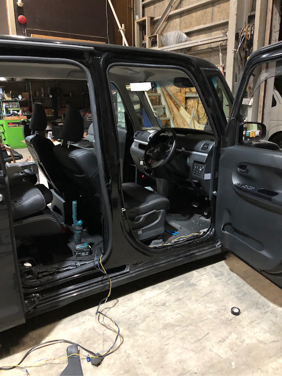 タントカスタムのDIY・カーナビ交換・カロッツェリアスピーカー・ウーファー取付・ツィーター取付に関するカスタム事例の投稿画像1枚目