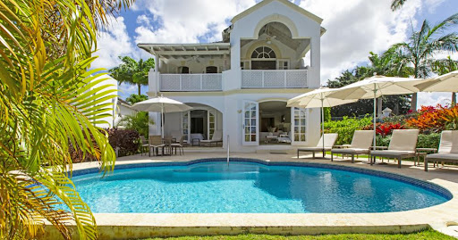 Villa avec piscine en bord de mer 2