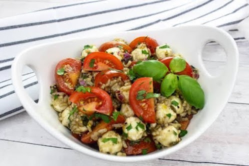 Caprese Salad With Quinoa and Brown Rice