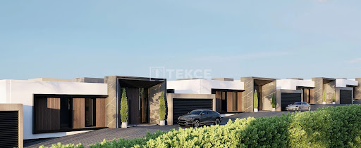 Maison avec piscine et jardin 5