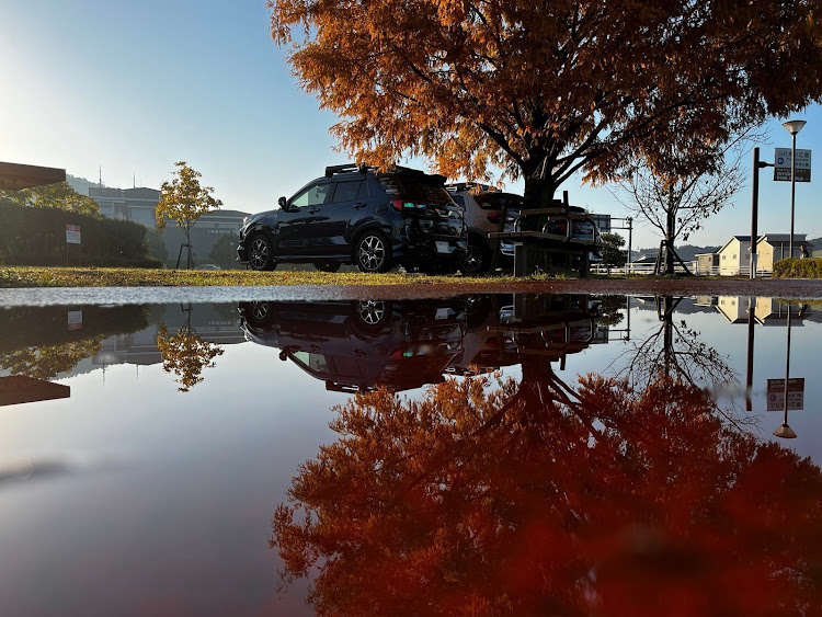 ライズの愛車と私・紅葉と愛車・コラボ・恐竜と愛車・撮って頂いたシリーズに関するカスタム事例の投稿画像2枚目