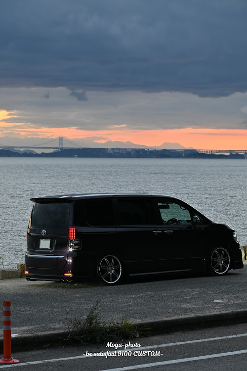 ヴォクシーのworkwheels・WORK VARIANZA T1S・カメ活📷️・冬の空・ガソリン価格高騰に関するカスタム事例の投稿画像1枚目