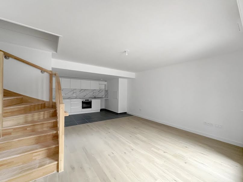 Location  appartement 5 pièces 104.4 m² à Clichy (92110), 2 605 €