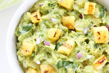 Grilled Pineapple Guacamole