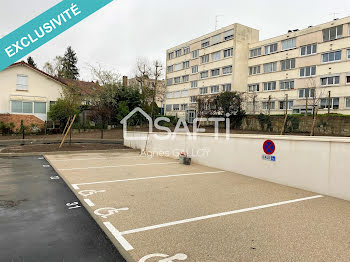 parking à Saint-Cyr-l'Ecole (78)