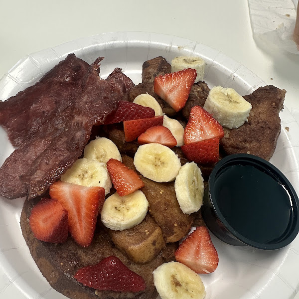 French Toast with Maple Syrup and Turkey Bacon