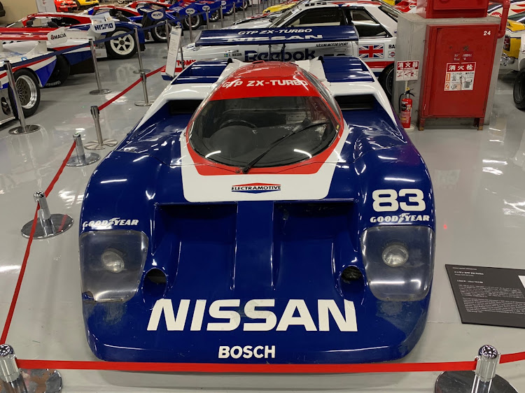 クラウンセダンの日産ヘリテージコレクション🚗・日産グローバル本社🚗・いすずプラザ🚚・車ざんまいな1日😆・かに道楽🦀に関するカスタム事例の投稿画像1枚目