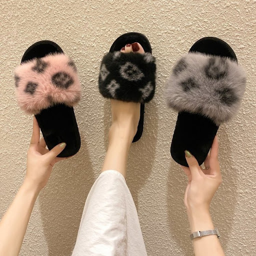 Title 4, Womens PVC leopard wool slippers, cozy and war...