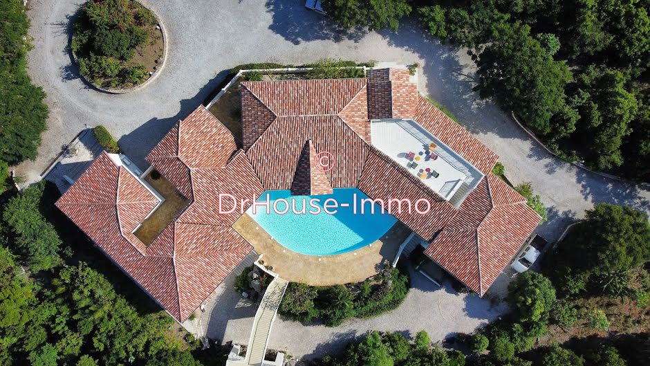 Vente maison 12 pièces 500 m² à Saint-Martin (97150), 4 650 000 €