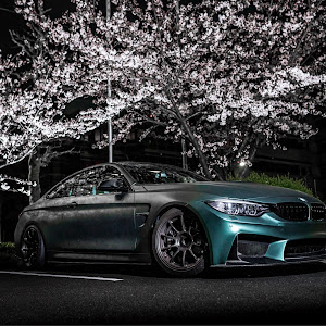 M4 クーペ F82