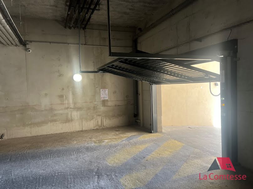 Vente parking   à Aix-en-Provence (13090), 37 500 €