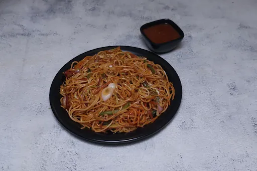 Veg Singapuri Chowmein