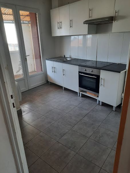 Location  appartement 2 pièces 45 m² à Fumel (47500), 380 €