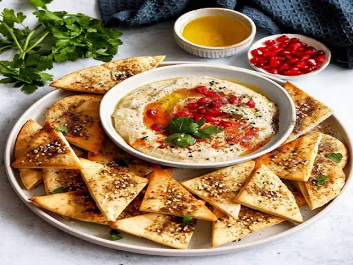 Hummus With Zatar Bread Platter