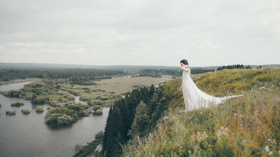 Wedding photographer Pavel Vozmischev (iges). Photo of 19 July 2017