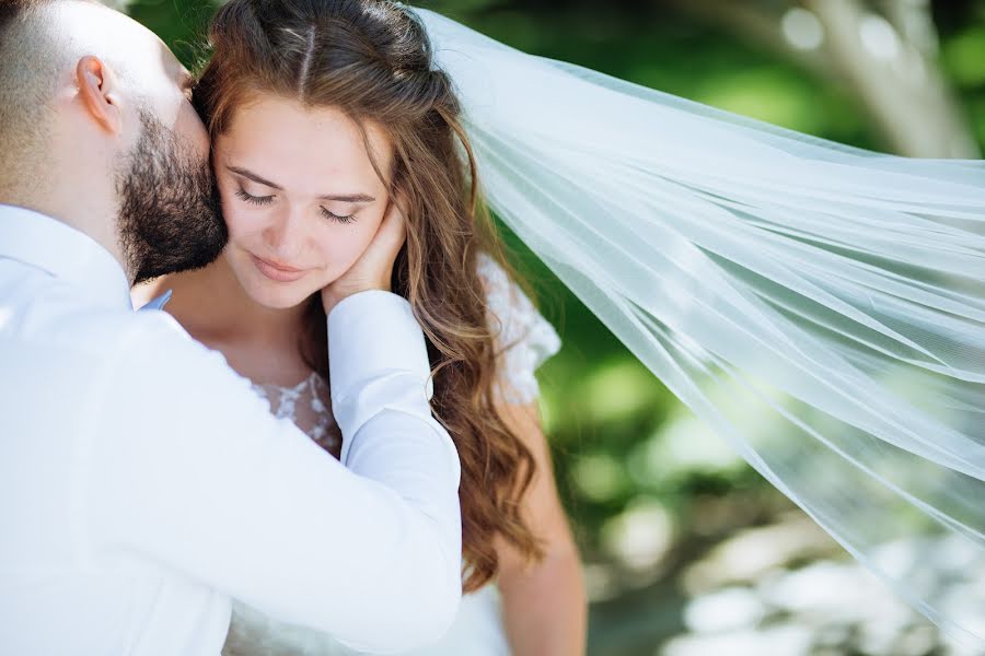 Fotógrafo de casamento Olya Naumchuk (olganaumchuk). Foto de 29 de agosto 2018