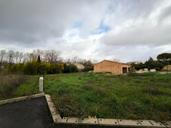 terrain à La Tour-d'Aigues (84)