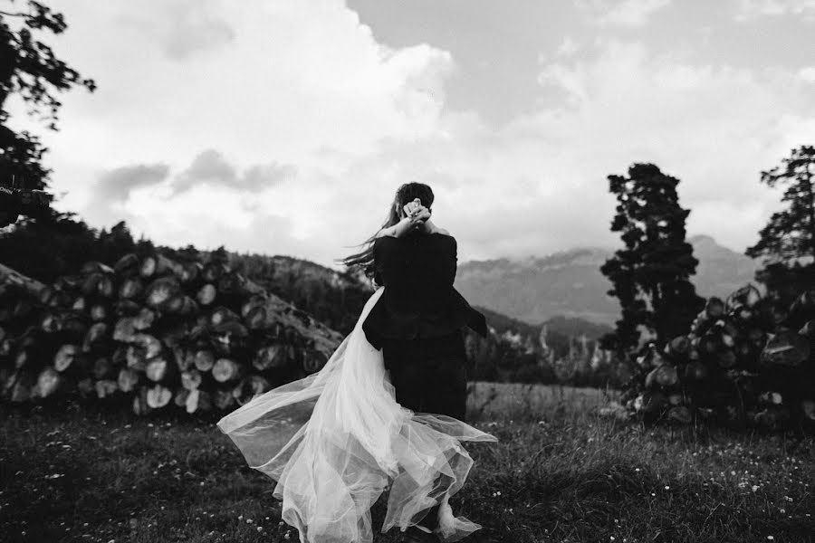 Wedding photographer Viktoriya Kapaeva (vikos26). Photo of 20 September 2018