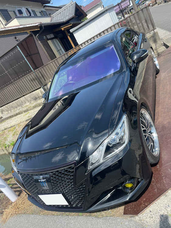 クラウンアスリートのクラウン・210・斜め前・洗車に関するカスタム事例の投稿画像1枚目