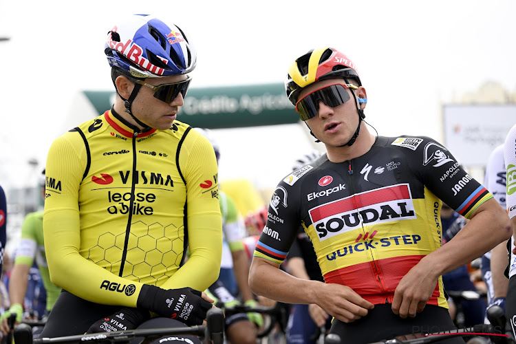 📷 Wout van Aert en Remco Evenepoel pakken stevig uit, maar één van hen doet iets vreemd