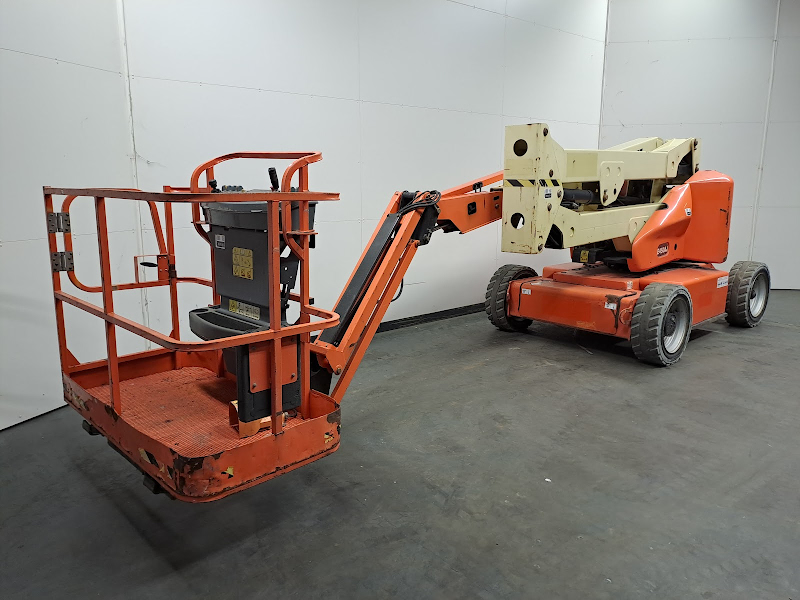 Picture of a JLG E450AJ