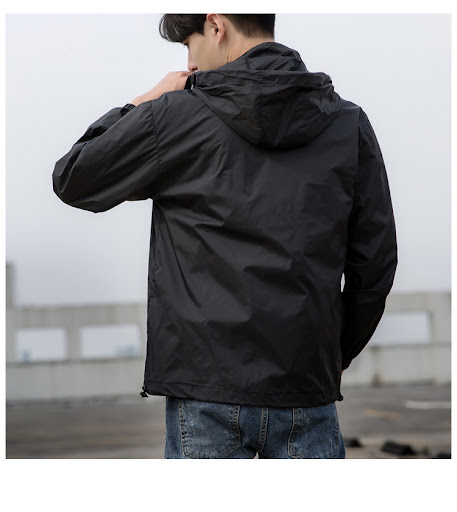 Title 20, SPORTIEF Windbreaker for sports and outdoor act...
