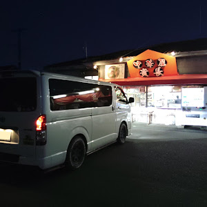 ハイエースバン TRH200V