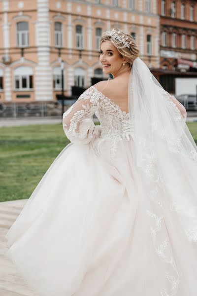 Fotografo di matrimoni Alena Shemyakova (elenshemyakova). Foto del 20 marzo 2022