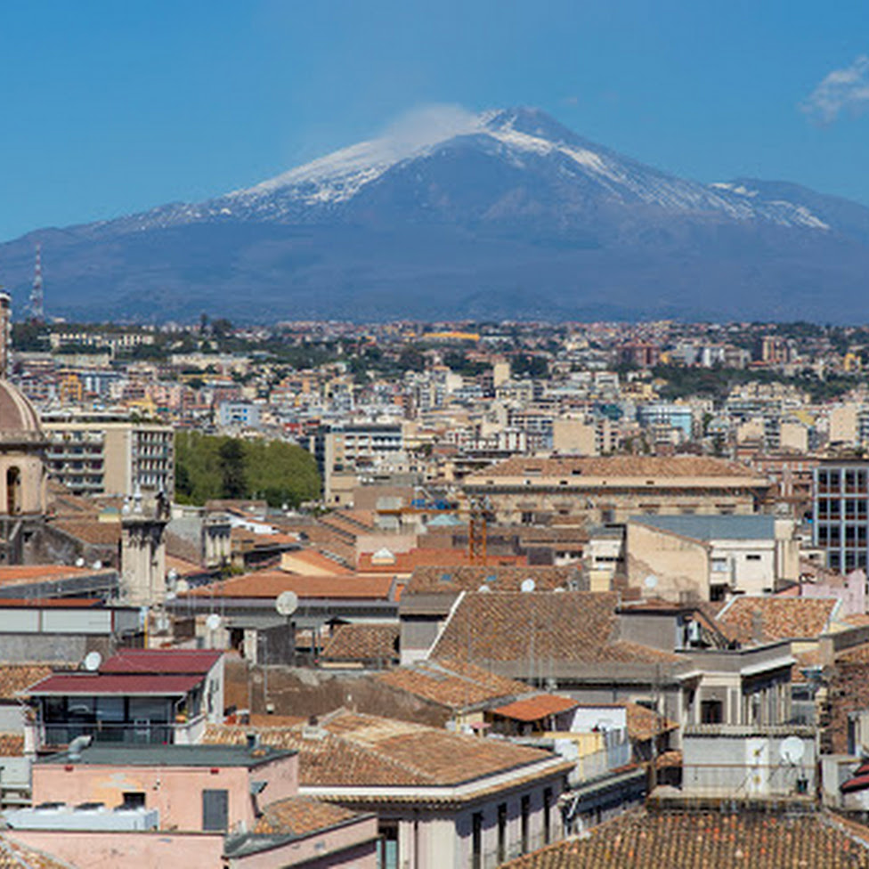 Czynny Wulkan Etna Wulkan - Etna Jak Zaplanowac Wycieczke Na Wulkan Informacje Praktyczne : Jest to obecnie najwyższy i największy w europie stożek wulkaniczny.