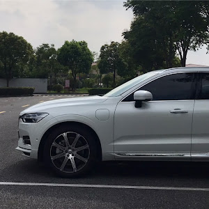 XC60 T8