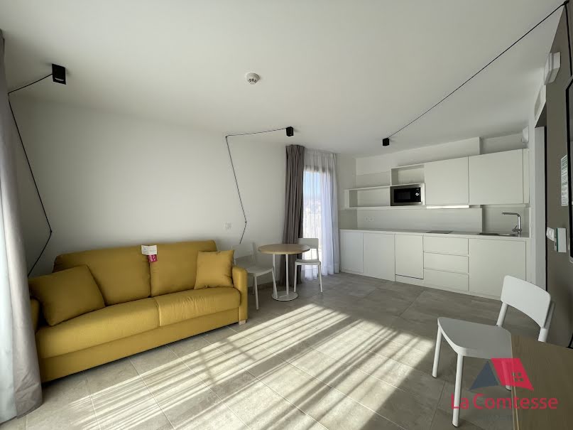 Location meublée appartement 3 pièces 50.1 m² à La Ciotat (13600), 1 544 €