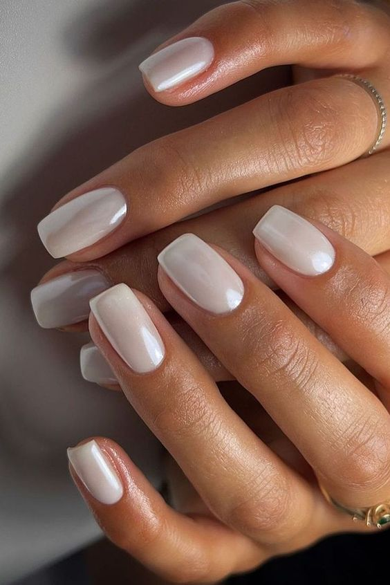 Full picture of the nude cute short nails 