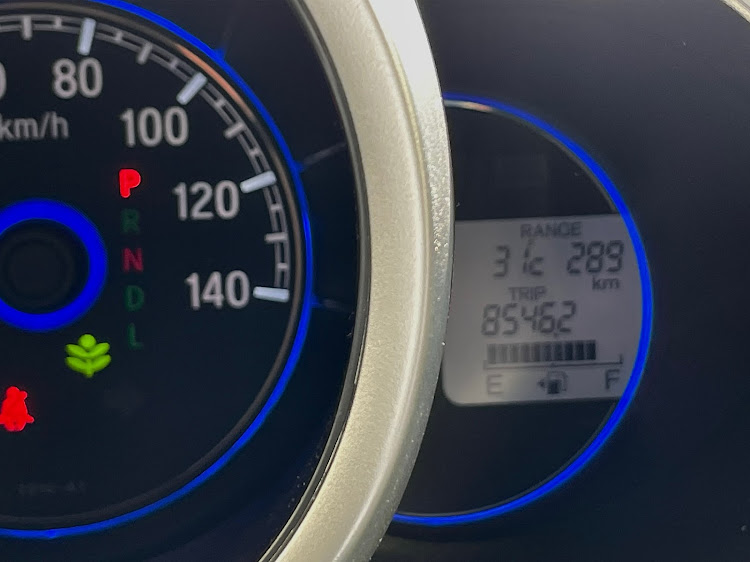 Nボックス+カスタムの函館　漁港と愛車・暑い！31℃⁉︎・ひとひら フルーツ大福・フェールキャップカバー赤に関するカスタム事例の投稿画像4枚目