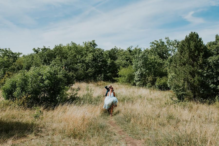 Fotógrafo de bodas Kitti-Scarlet Katulic (theweddingfox). Foto del 3 de marzo 2019