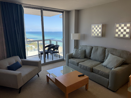 Apartment with pool 1