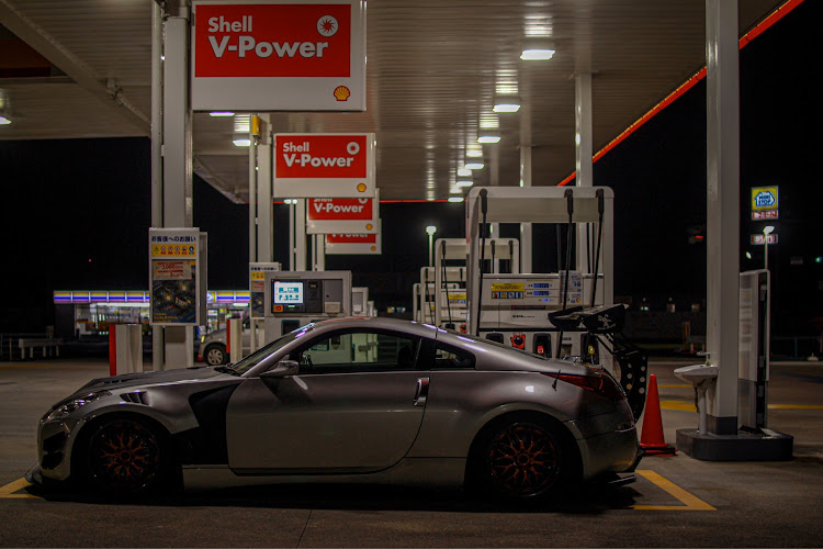 フェアレディZのZ33・一眼レフ・ガソスタ映えに関するカスタム事例の投稿画像3枚目