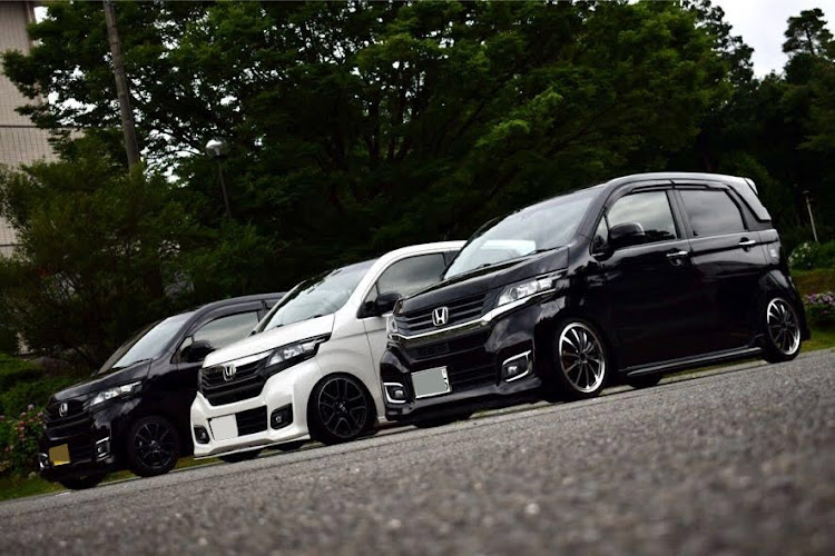 N-WGN カスタムのN-wgnカスタム・N-WGN・紫陽花コラボ・紫陽花と愛車・梅雨明け間近に関するカスタム事例の投稿画像1枚目