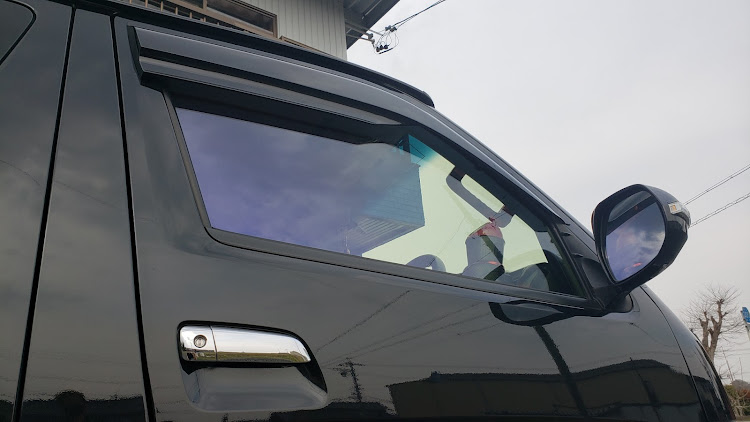 AUTO TINTさんが投稿したゴーストフィルム・カーフィルム・ハイエース・ご依頼お待ちしておりますに関するカスタム事例の投稿画像3枚目