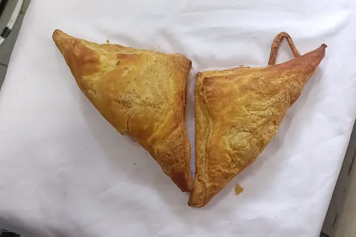 Aloo Puff [1 Piece]