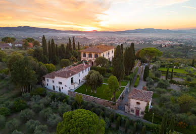 Villa with garden and terrace 4