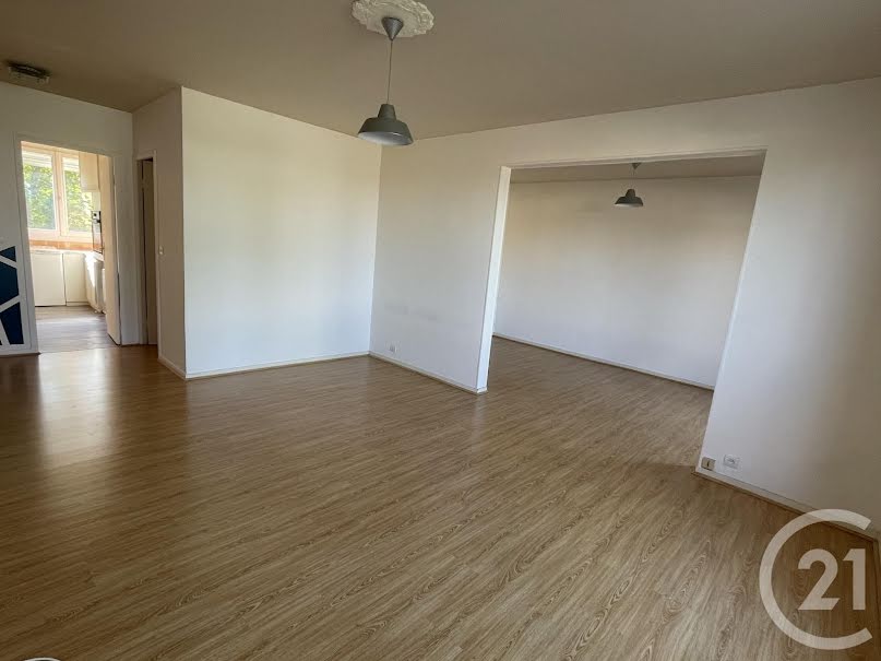 Vente appartement 3 pièces 72.3 m² à Cercy-la-Tour (58340), 36 000 €