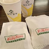 Krispy Kreme Doughnuts 甜甜圈