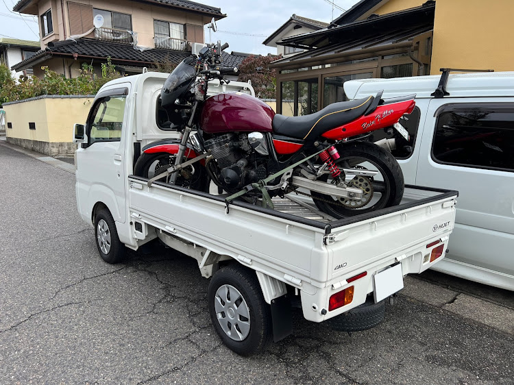 プリウスαのプリウス‪α‬・プリウス‪α‬好きな人と繋がりたい・車が好きな人と繋がりたい・単車輸送・トンボ帰りはキツイに関するカスタム事例の投稿画像3枚目