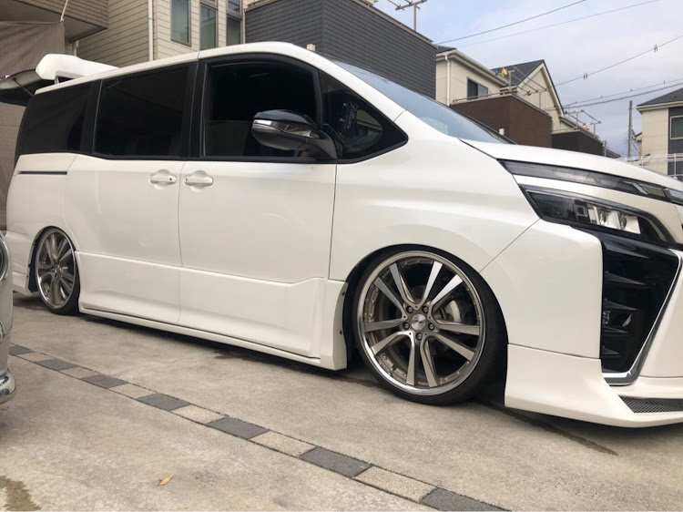ミラジーノのZRR80W・エアサス・アイコス・車高サギに関するカスタム事例の投稿画像5枚目